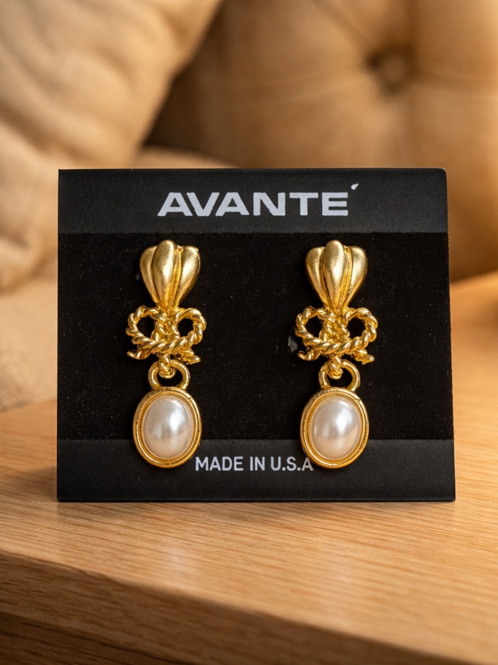 Dainty Avante new dead stock post back earrings. Gold, pearl